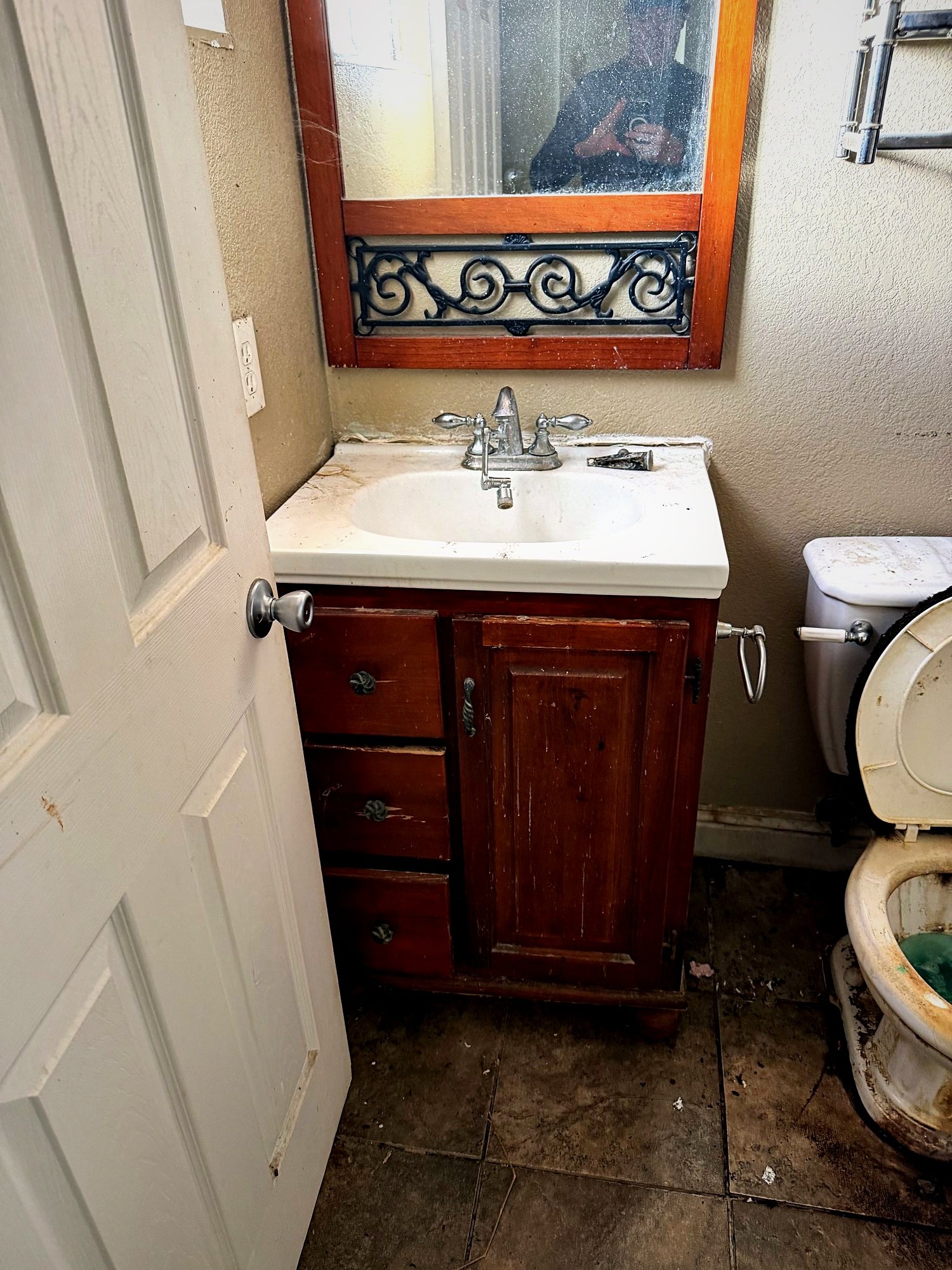 Bathroom before renovation
